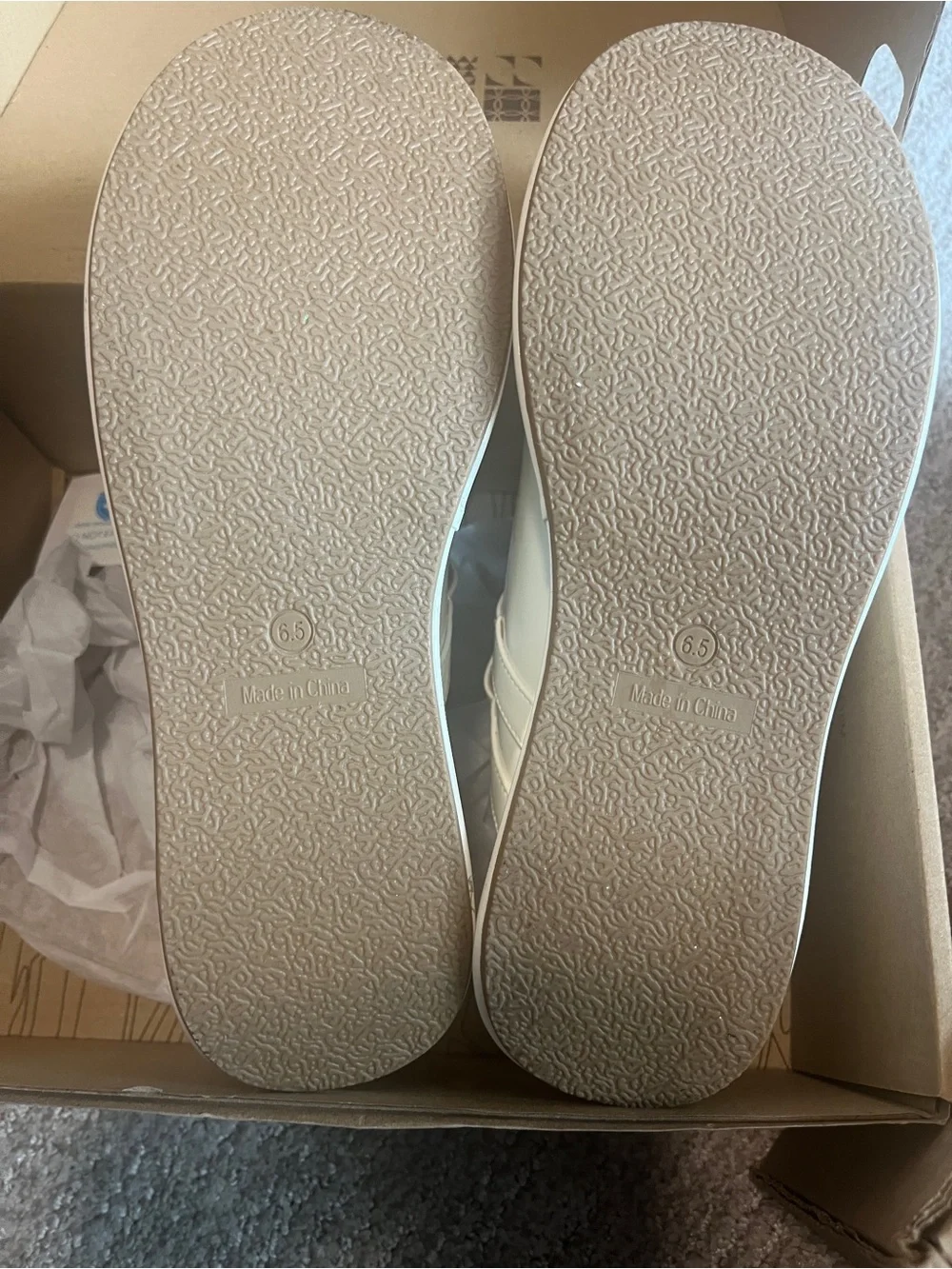 Accloris White Mary Jane Platform Chunky Heel Round Toe Pumps. 2328-1